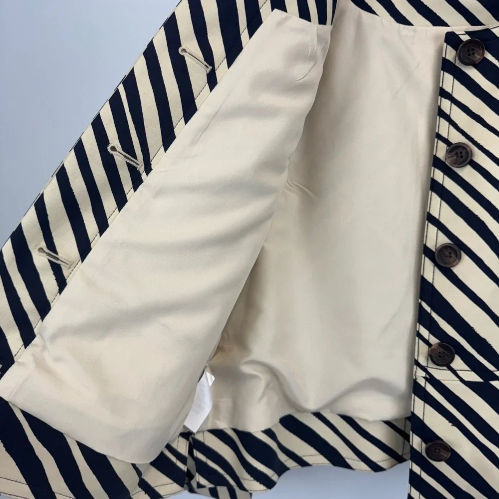 Ann Taylor Womens XS Navy Cream Diagonal Stripe Cropped Jacket Snap Front Pocket
